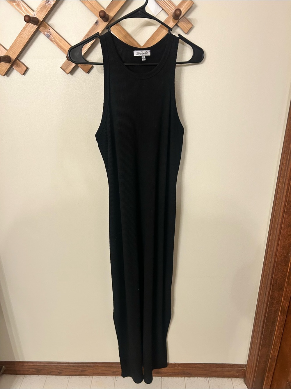 Sleeveless Black Ribbed Maxi Dress